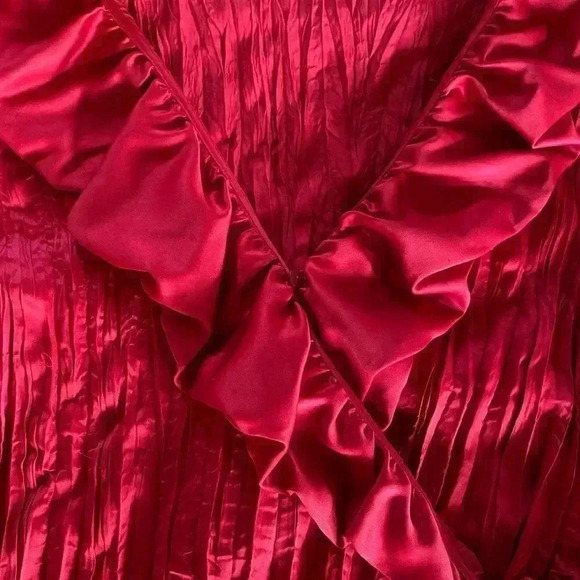 Sunny Leigh wrap top-red-size L- NWOT - Picture 5 of 7